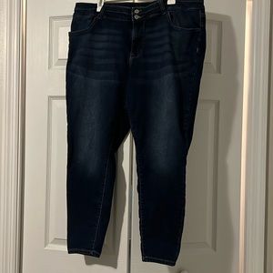 Maurice’s mid rise skinny jeggings 20w short